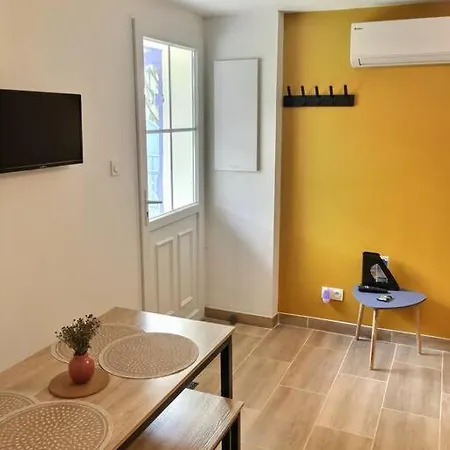 Bleu Lavande - Coquet Appartement Ambiance Village Istres Exterior photo