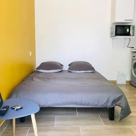 Bleu Lavande - Coquet Appartement Ambiance Village Istres Exterior photo